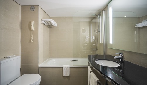 Habitación con 2 camas individuales, vistas al mar