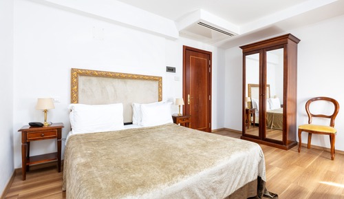 Habitación clásica con 1 cama doble o 2 individuales