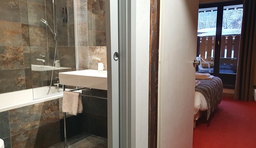 Habitación doble, vistas a la montaña