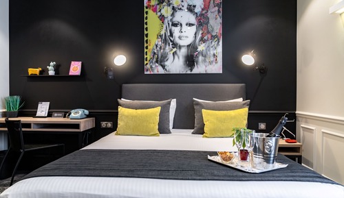 Habitación estándar con 1 cama doble o 2 individuales