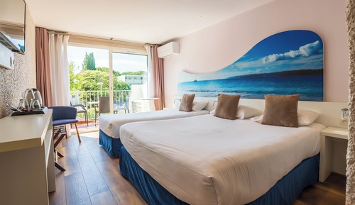 Habitación triple (Tribord)