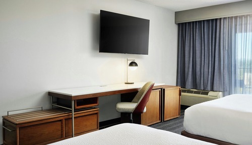 Habitación, 2 camas de matrimonio, no fumadores (Mobility Accessible, Roll-In Shower)