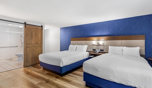 Habitación estándar, 2 camas de matrimonio, accesible para personas con discapacidad