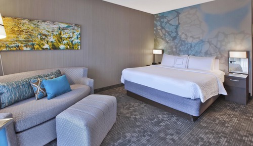 Habitación, 1 cama de matrimonio grande con sofá cama (Mobility/Hearing Accessible, Tub)