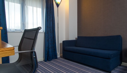 Habitación estándar, 1 cama doble con sofá cama (with Free Hot Breakfast)