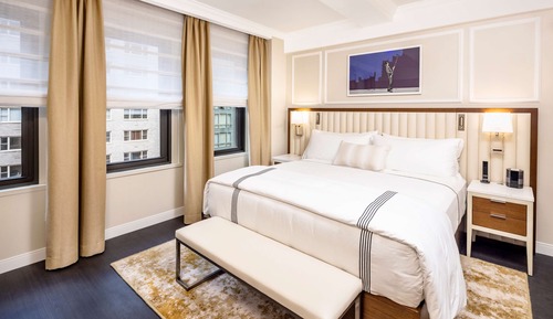 Estudio, 1 cama de matrimonio grande (Hearing, Roll-In Shower, Plus)