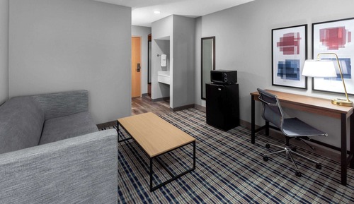 Suite estudio, no fumadores (2 Queen Murphy Beds)