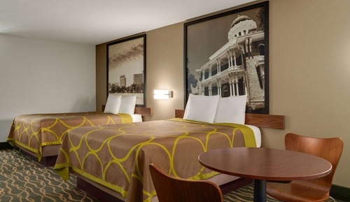 Habitación, 2 camas de matrimonio, accesible para personas con discapacidad, no fumadores (Mobility)