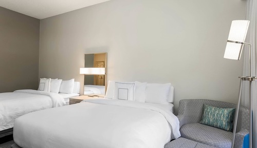 Habitación, 2 camas de matrimonio (Mobility/Hearing Accessible, Tub)