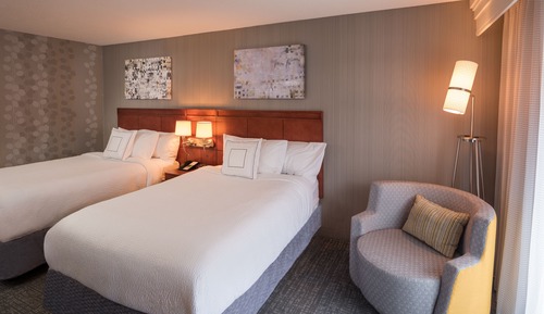 Habitación, 2 camas dobles (Mobility/Hearing Access, Roll-In Shwr)