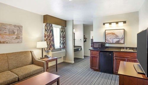 Suite, 1 cama de matrimonio grande, no fumadores, frigorífico y microondas