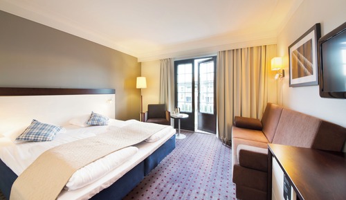 Habitación superior, 1 cama de matrimonio grande con sofá cama