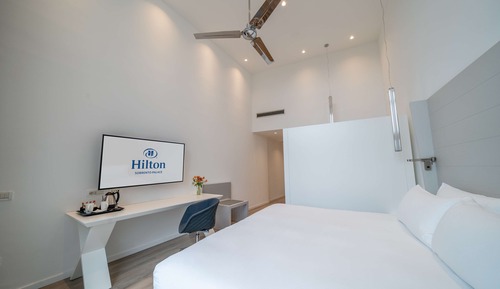 Habitación superior, 1 cama de matrimonio grande, vistas al jardín