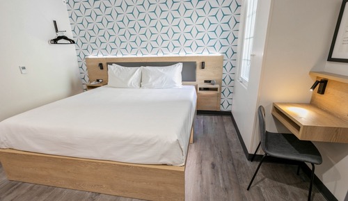 Habitación estándar, 1 cama de matrimonio grande (Self Check-in with Virtual Front Desk)
