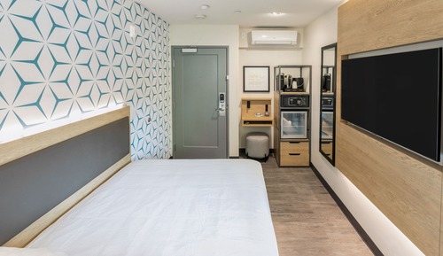 Habitación junior, 1 cama doble (Self Check-in with Virtual Front Desk)
