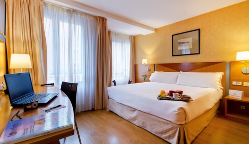 Habitación estándar con 1 cama doble o 2 individuales