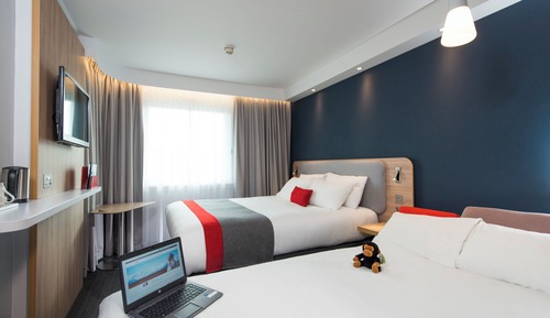 Habitación estándar, 1 cama doble con sofá cama (with Free Hot Breakfast)