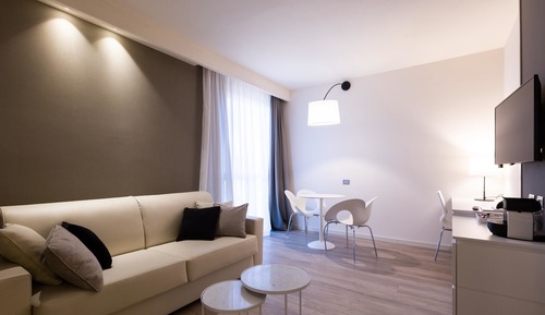 Suite junior, 1 cama de matrimonio grande (Living Room;with Single Sofabed)