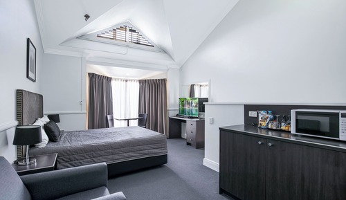 Estudio (Studio Queen Room)