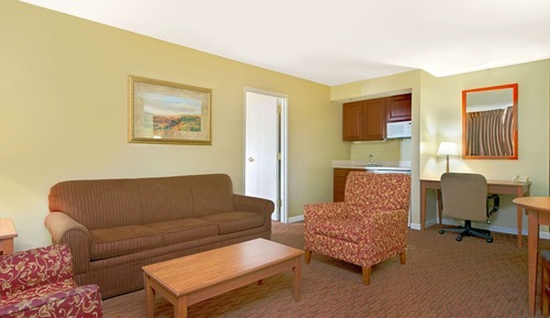 Suite estándar, 2 camas dobles, no fumadores (One-Bedroom)