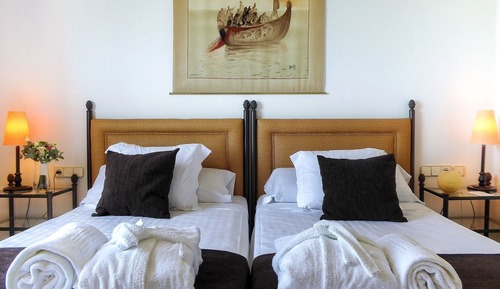 Habitación estándar con 1 cama doble o 2 individuales