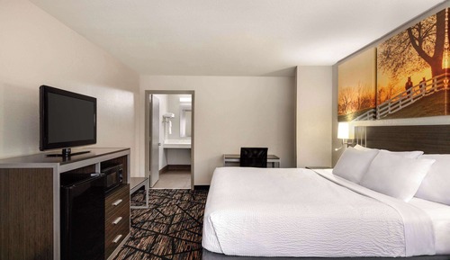 Habitación, 1 cama de matrimonio grande, accesible para personas con discapacidad (Roll-In Shower)