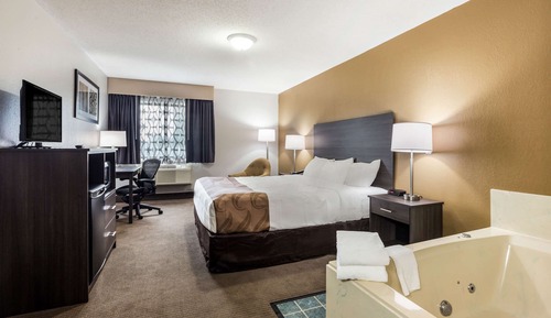 One King Bed Non Smoking With Whirlpool