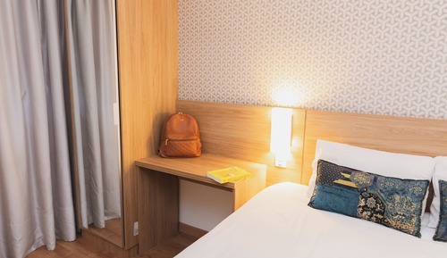 Habitación estándar doble, 1 cama de matrimonio con sofá cama, accesible en silla de ruedas, balcón