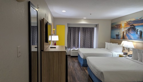 Habitación, 2 camas de matrimonio, no fumadores (Mobility/Hearing Impaired)