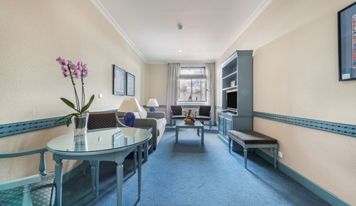 Suite (2 adults + 2 children)