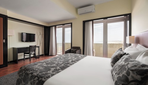 Habitación Deluxe doble (Frontal Sea View)