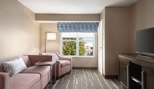 2 QUEEN MOBILITY ACCESS TUB SUITE NONSMOKING