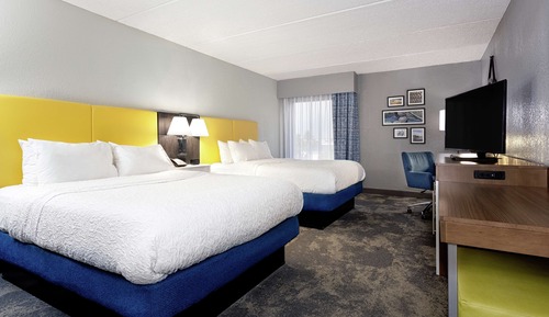 Habitación, 2 camas de matrimonio (Hearing Impaired, No Sofa)