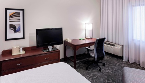 Habitación, 2 camas de matrimonio (Mobility/Hearing Accessible, Tub)