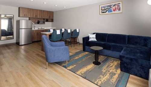 Habitación Deluxe, 1 cama de matrimonio grande con sofá cama, no fumadores (Living Room, Shower)