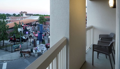 Habitación, 1 cama de matrimonio grande, balcón (Sofa)