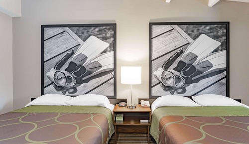 Habitación, 2 camas dobles, no fumadores (Mobility/Hearing, roll-in shower)