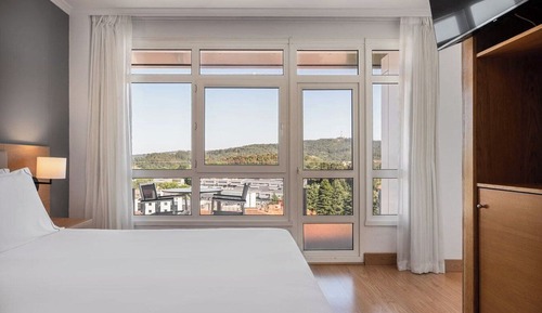 Suite junior, balcón (Vistas a la torre)