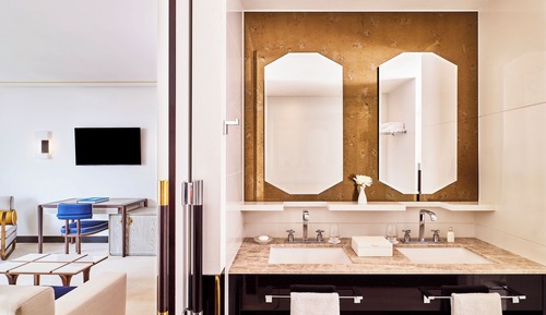 Suite junior, vistas parciales al mar