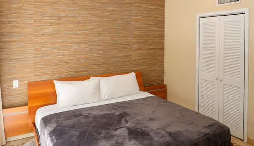 Deluxe Studio Suite