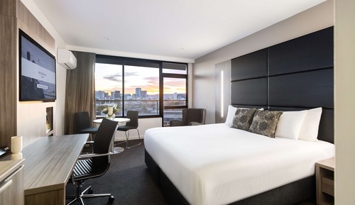 Habitación superior, 1 cama de matrimonio grande, vistas a la ciudad