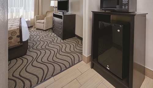 Suite, 1 cama de matrimonio grande, no fumadores, con vistas (Airport View)