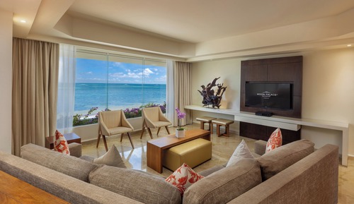 Superior Governor Ocean Front Suite - King Size Bed