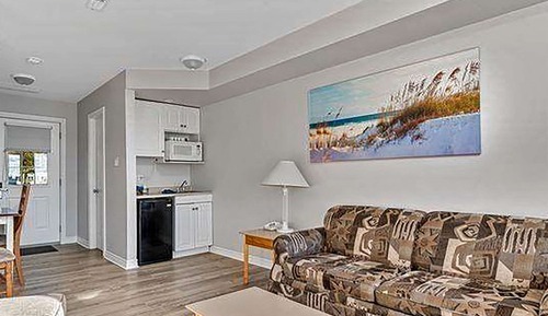 Habitación estándar, 1 cama de matrimonio grande con sofá cama, no fumadores (Beach Front)