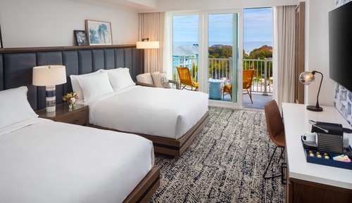 Habitación, 2 camas de matrimonio, accesible para personas con discapacidad (Sweetgrass Inn, Shower)