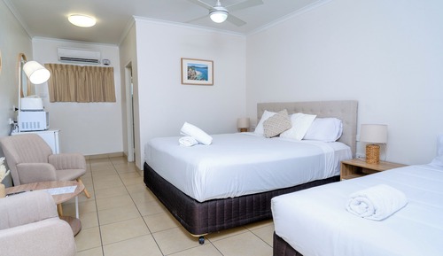 Habitación Deluxe con 2 camas individuales, varias camas