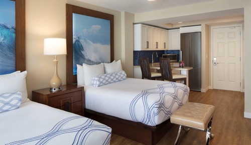 Habitación tradicional, 2 camas de matrimonio, cocina básica