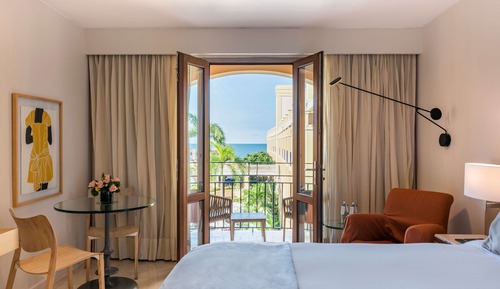Habitación superior, 1 cama de matrimonio grande, balcón, vistas al jardín