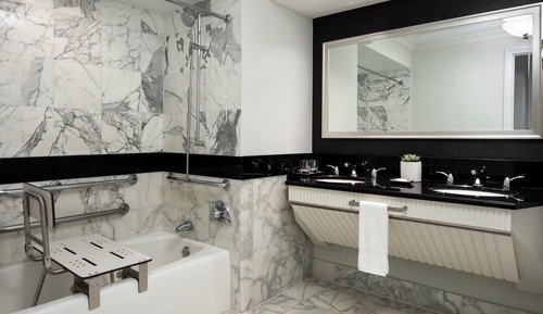 Habitación, 2 camas dobles (Mobility/Hearing Accessible, Tub)