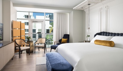 Habitación, 1 cama de matrimonio grande, vistas a la ciudad (Mobility/Hearing Accessible, Tub)